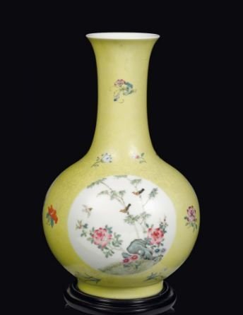 QING VASE (1 of 2)