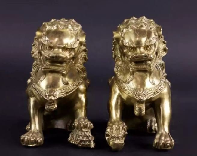 SILVER FOO DOGS: 4 INCHES HIGH.