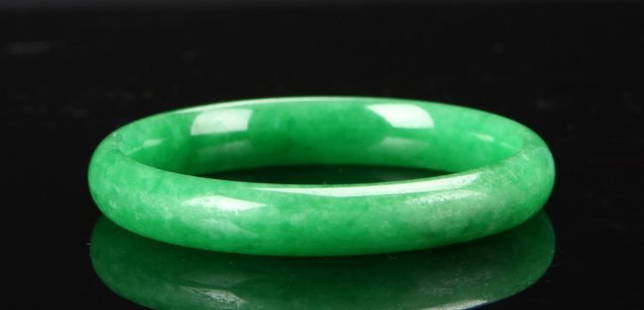 JADE BANGLE: 3 INCHES INNER DIA.