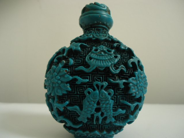 CINNABAR SNUFF BOTTLE: 2.5"H. GOOD CONDITION