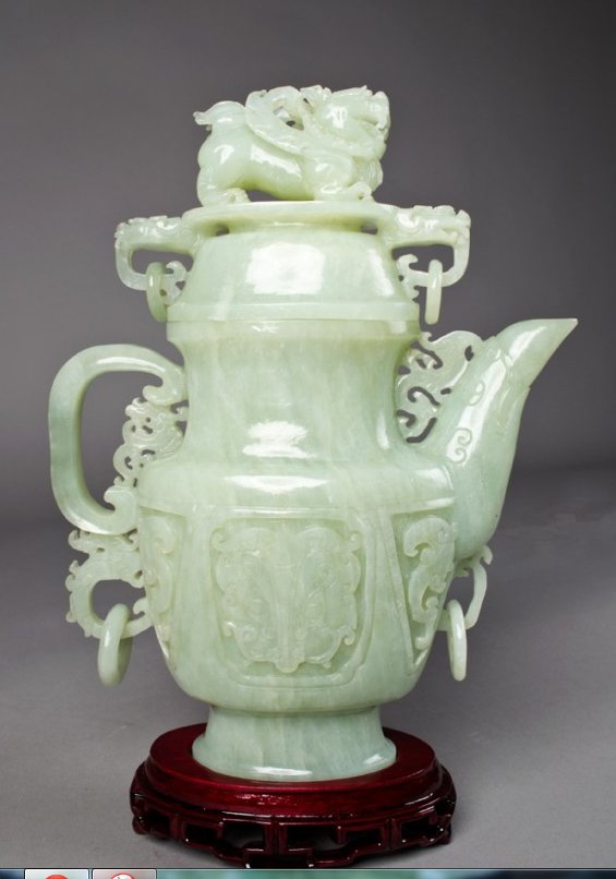 CHINESE JADE LIDDED VASE: 10.5"H.
