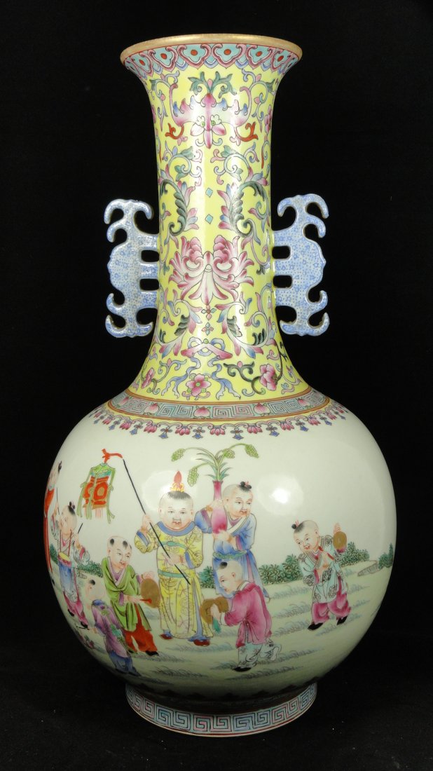 074: Large Chinese vase hall marked from 1900's: A Chinese vase decorated with detailed scenes of children at various activities. This vase is 15.5 inches tall and 8 inches wide, in excellent condition.