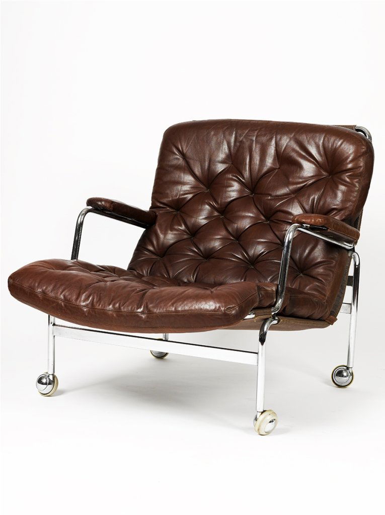 Bruno Mathsson, Pair of Karin 913 Chairs: Bruno Mathsson, Pair of Karin 913 Chairs brown leather upholstery with chrome frame, manufactured by 'DUX', c. 1969