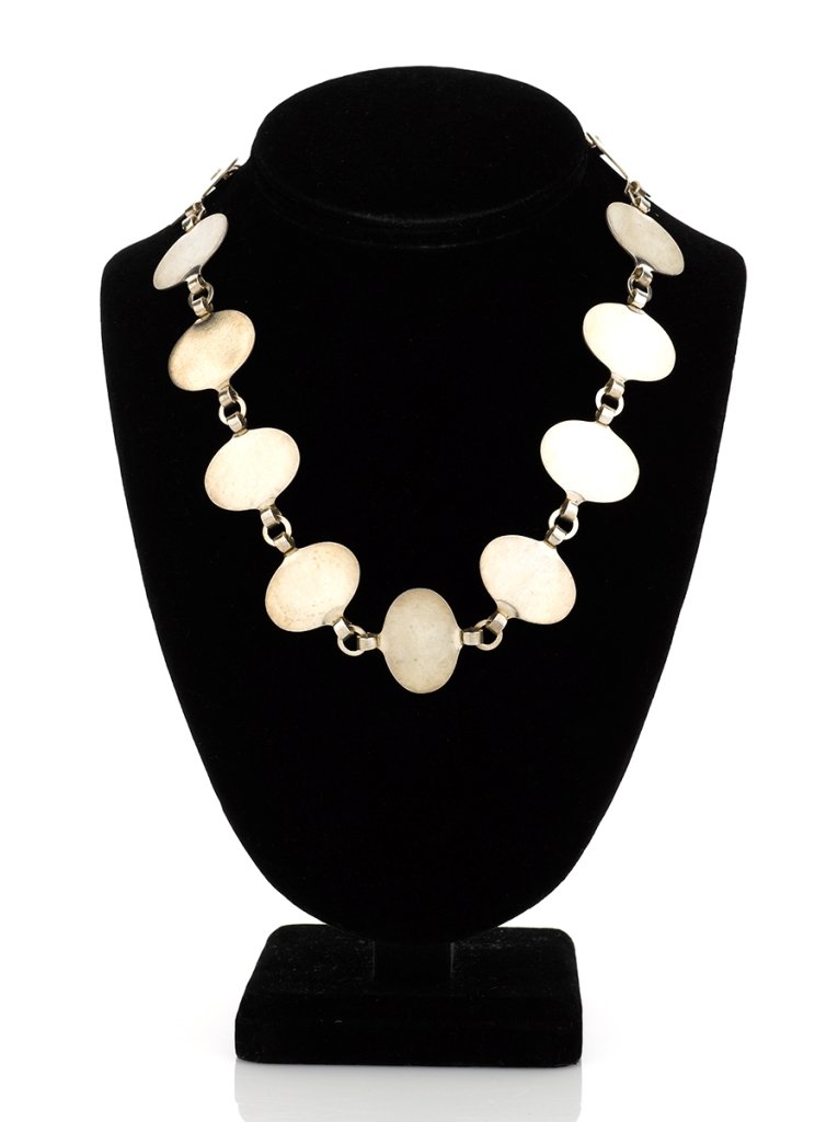Nanna Ditzel, Sterling Silver Necklace: Nanna Ditzel, Sterling Silver Necklace 141A sterling silver, oval flat disc links, manufactured by Georg Jensen length 45 cm weight 57 grams
