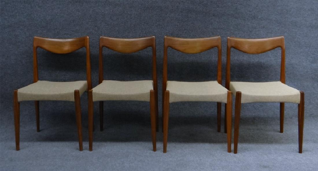 SET OF 4 GUSTAV BAHUS TEAK "BAMBI" DINING CHAIRS (1 of 5)