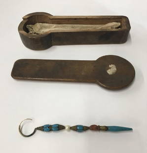 TIBETAN OFFICIALS EARRING IN ORIGINAL CASE: TIBETAN OFFICIALS EARRING IN ORIGINAL CASE
