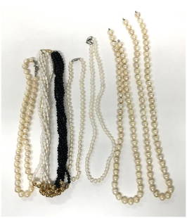 6 STRANDS OF PEARLS, 1 W/ ONYX & GOLD BEADS 2 MISSING: 6 STRANDS OF PEARLS, 1 W/ ONYX & GOLD BEADS 2 MISSING CLASPS