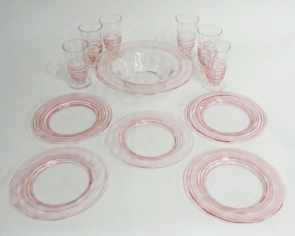 12PCS. STUEBEN CRANBERRY THREAD GLASS INC. 5 PLATES, 6: INC. 5 PLATES, 6 GLASSES & A SGND CENTERPIECE BOWL W/ POLISHED PONTIL