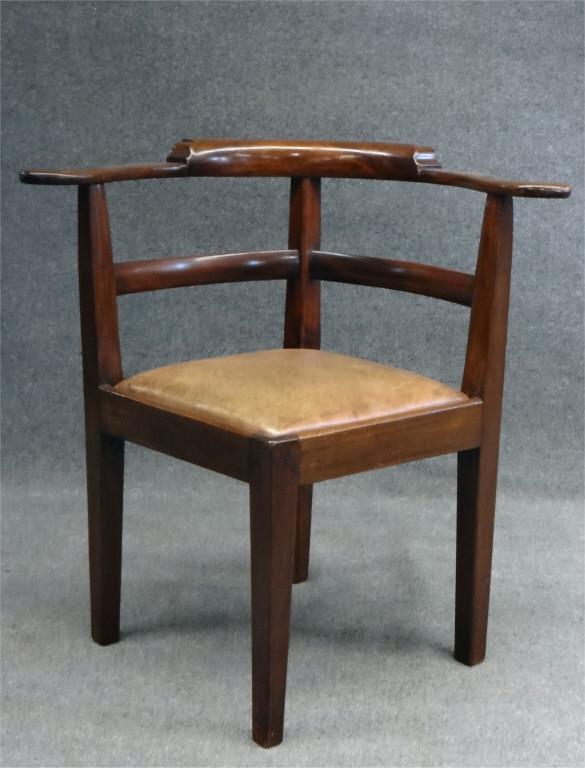 WALNUT CORNER CHAIR C. 1800 (30 1/2" X 31"): WALNUT CORNER CHAIR C. 1800 (30 1/2" X 31")