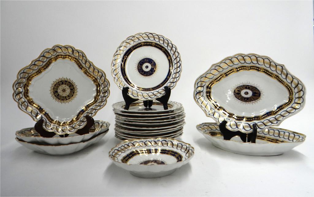 EARLY ENGLISH WORCESTER DINNERWARE LATE 18TH / EARLY: EARLY ENGLISH WORCESTER DINNERWARE LATE 18TH / EARLY 19THC.