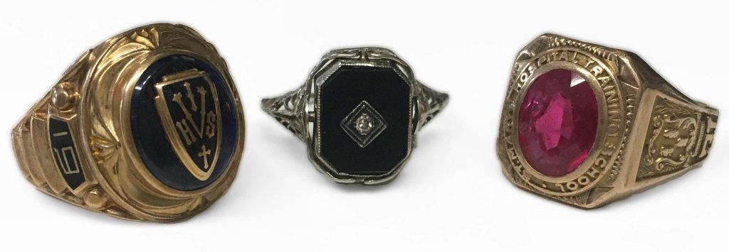 3 RINGS, 1 WH GOLD REVERSIBLE RING & 2 CLASS RINGS ALL: 3 RINGS, 1 WH GOLD REVERSIBLE RING & 2 CLASS RINGS ALL 14KT (APPROX. 12.5 DWT) ALL 14KT (APPROX. 12.5 DWT)