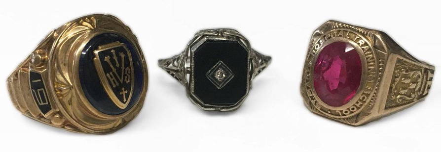 3 RINGS, 1 WH GOLD REVERSIBLE RING & 2 CLASS RINGS ALL: 3 RINGS, 1 WH GOLD REVERSIBLE RING & 2 CLASS RINGS ALL 14KT (APPROX. 12.5 DWT) ALL 14KT (APPROX. 12.5 DWT)