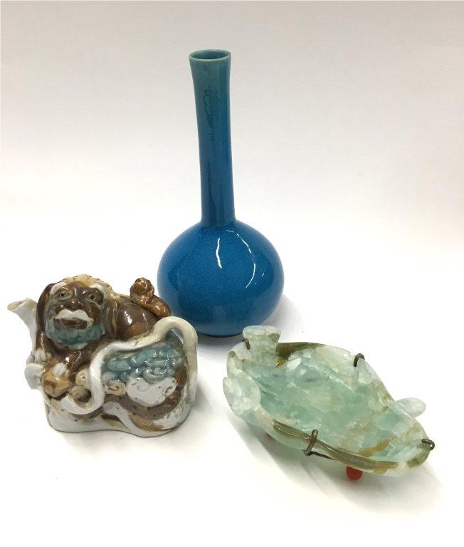 JADE BRUSH WASHER BLUE GLAZED BOTTLE VASE & FIGURAL: JADE BRUSH WASHER BLUE GLAZED BOTTLE VASE & FIGURAL WATER DROPPER - JADE W/ CARNELIAN FEET & FIGURAL WATER DROPPER - JADE W/ CARNELIAN FEET
