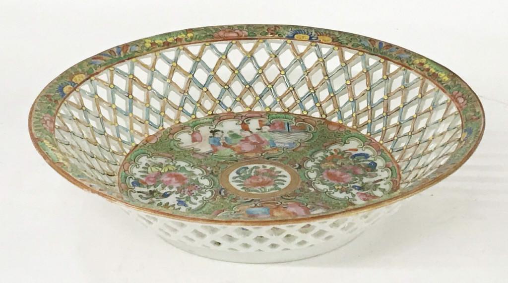 9 7/8" ROSE MEDALLION BASKET, LATTICE WORK SIDES (1 of 4)