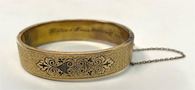 VINTAGE 14KT GOLD BANGLE BRACELET DEDICATED 1869 & 1933: VINTAGE 14KT GOLD BANGLE BRACELET DEDICATED 1869 & 1933 APPROX. 15.0 DWT