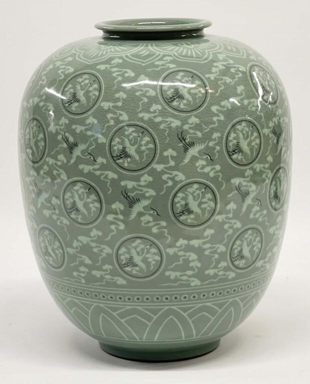 11" TALL KOREAN VASE, TEAL W/ STOCK DECORATION (1 of 4)