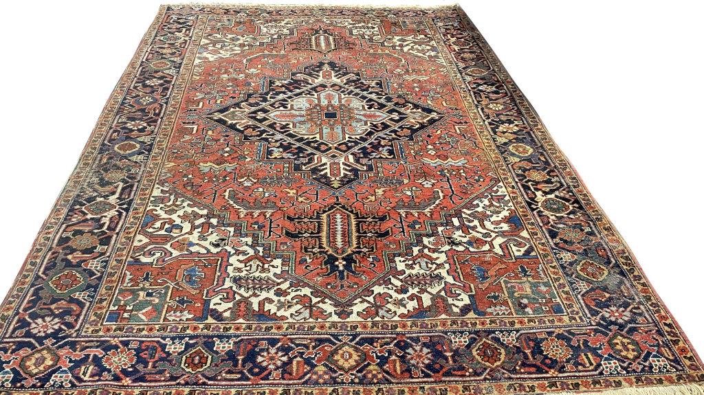 C.1910 HERIZ CARPET, MINOR WEAR MOTH DAMAGE (11'6" X 7'9" ) (1 of 7)