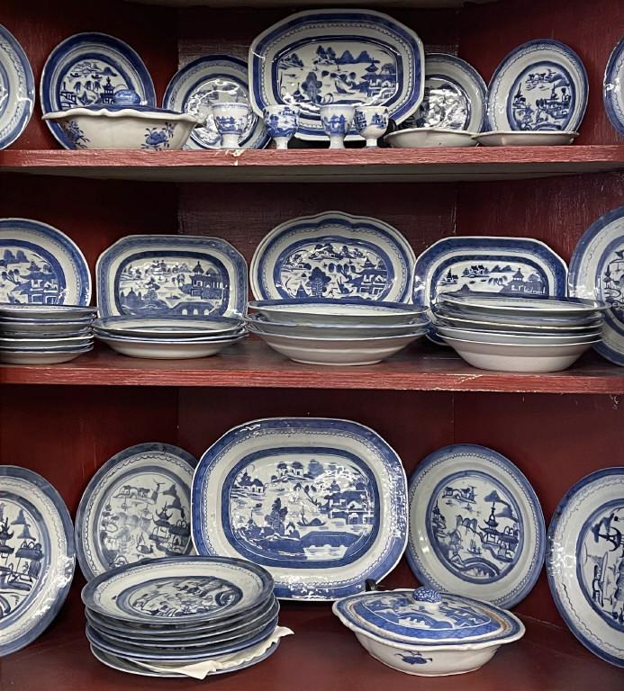 ASSEMBLED SET OF CHINA TRADE CANTON DINNER SERV. PLATTERS, OPEN & COVERED VEG DISHES, PLATES, SOUPS, (1 of 7)