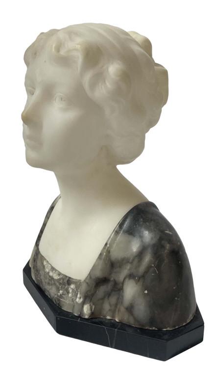 MARBLE & ALABASTER BUST OF A LADY 12" TALL X 10 1/4" X 6": MARBLE & ALABASTER BUST OF A LADY 12" TALL X 10 1/4" X 6"