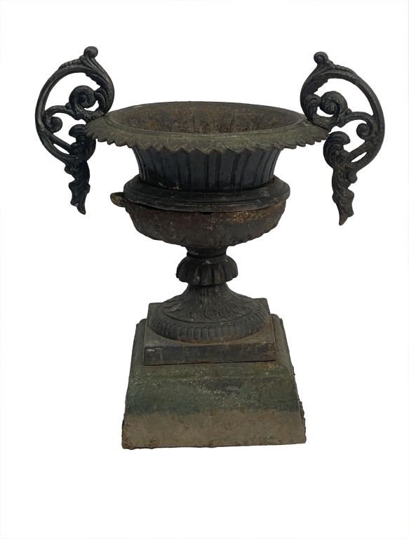 GREEN DOUBLE HANDLED CAST IRON GARDEN URN 33" TALL X 29" WIDE (1 of 3)