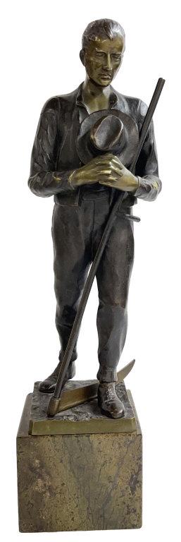 E. BECK 16" TALL BRONZE "FARMER GIVING THANKS" IN 2 COLOR PATINA (EXHIBITED JUNE 1924 GERMAN EXPO) (1 of 7)