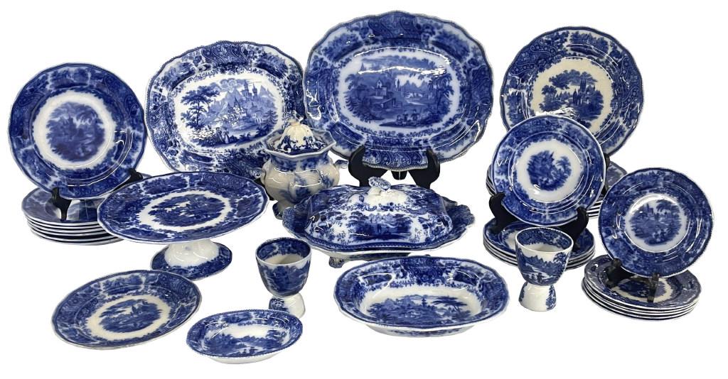 32 PCS NON PAREIL PATTERN FLOW BLUE DINNERWARE BY MIDDLEPORT POTTERY, ENGLAND & ASSOCIATED SUGAR POT (1 of 12)