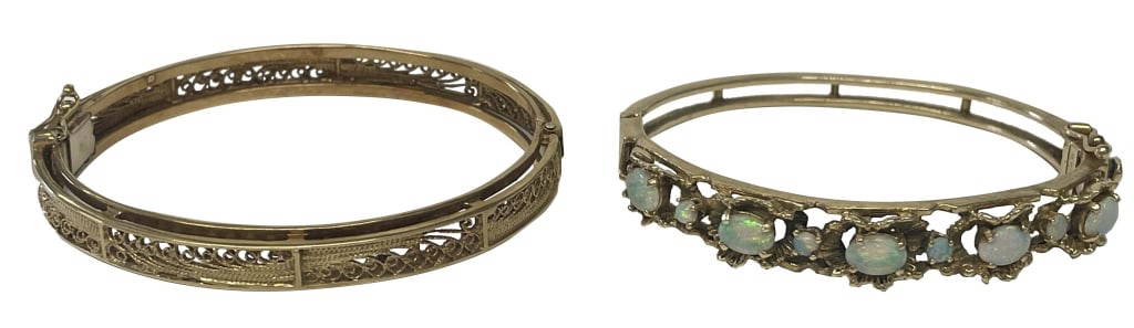 2 - 14KT YELLOW GOLD BANGLE BRACELETS, 1 W/ OPALS & 1 FILIGREE, APPROX. 25 DWT: 2 - 14KT YELLOW GOLD BANGLE BRACELETS, 1 W/ OPALS & 1 FILIGREE, APPROX. 25 DWT