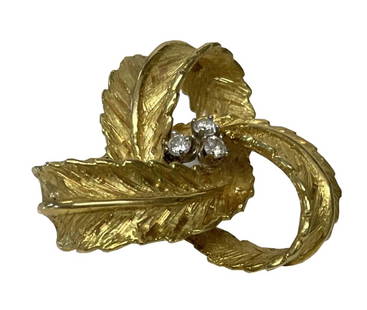 YELLOW GOLD BROOCH WITH 3 DIAMONDS, TESTS 14KT APPROX. 10.5 DWT: YELLOW GOLD BROOCH WITH 3 DIAMONDS, TESTS 14KT APPROX. 10.5 DWT