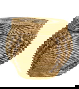 NORTH WEST COAST TLINGIT / SPRUCE ROOT BASKET WITH LID OR MAHAW (LOWER WASHINGTON STATE ) (5" X 6: NORTH WEST COAST TLINGIT / SPRUCE ROOT BASKET WITH LID OR MAHAW (LOWER WASHINGTON STATE ) (5" X 6 1/2")