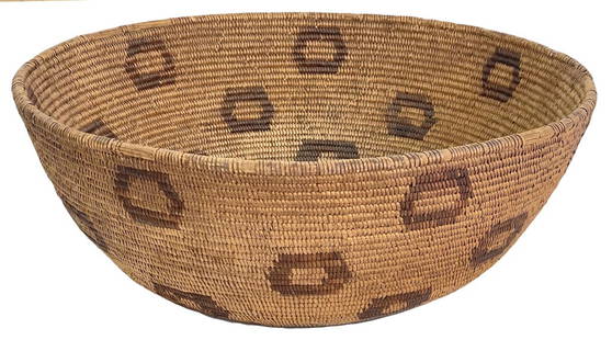 LARGE EARLY PLAINS NATIVE AMERICAN COILED BASKET 15" DIAM. MINOR LOSSES TO EDGE WRAPPING & BOTTOM: LARGE EARLY PLAINS NATIVE AMERICAN COILED BASKET 15" DIAM. MINOR LOSSES TO EDGE WRAPPING & BOTTOM