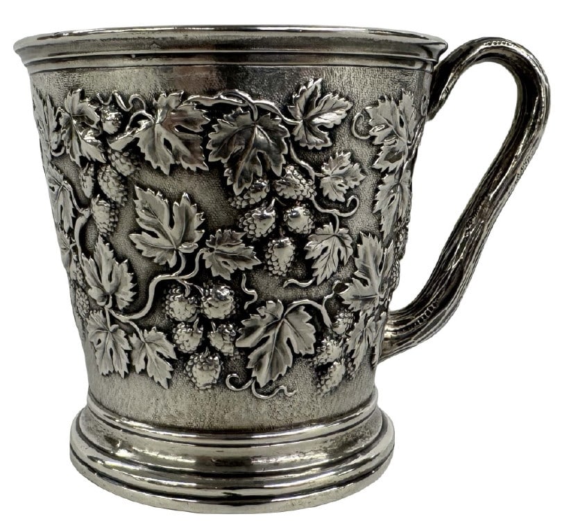 HALLMARKED ENGLISH SILVER MUG W/ EMBOSSED BERRY DESIGN APPROX. 6.5 TROY OZ (1 of 5)