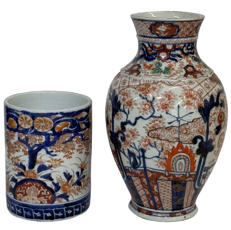 2 PIECES IMARI PORCELAIN , TALLEST 12 1/4": 2 PIECES IMARI PORCELAIN , TALLEST 12 1/4"