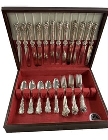 24 PCS GORHAM "CHANTILLY", 13 WHITING TEASPOONS & 6 GORHAM BUTTERCUP TEASPOONS & 6 FORKS APPROX. 43