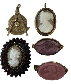 4 CAMEOS & 14KT GOLD MASONIC CHARM APPROX. 4.2 DWT