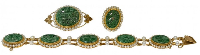 14KT JADE & PEARL 3 PC SET, RING SIZE 6, BRACELET 7" LONG & 1 3/4" DIAM CIRCULAR PIN