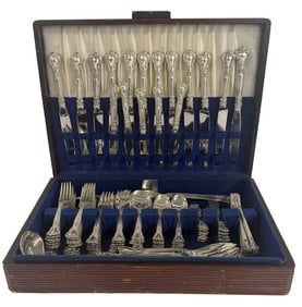 STERLING SILVER FLATWARE BY GORHAM, CHANTILLY PATTERN APPROX. 114 TROY OZ NOT INC. KNIFE HANDLES