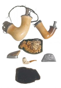 TRAY LOT OF 4 MEERSCHAM PIPES & 2 SNUFF BOXES