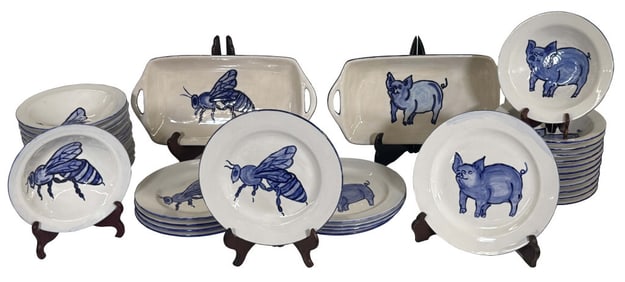 36 PCS HAND PAINTED DINNERWARE BY MARTHA , 2020 PIGS & BUMBLE BEES,