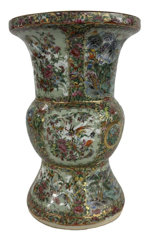 ROSE MEDALLION VASE 15" X 10" (1 of 10)