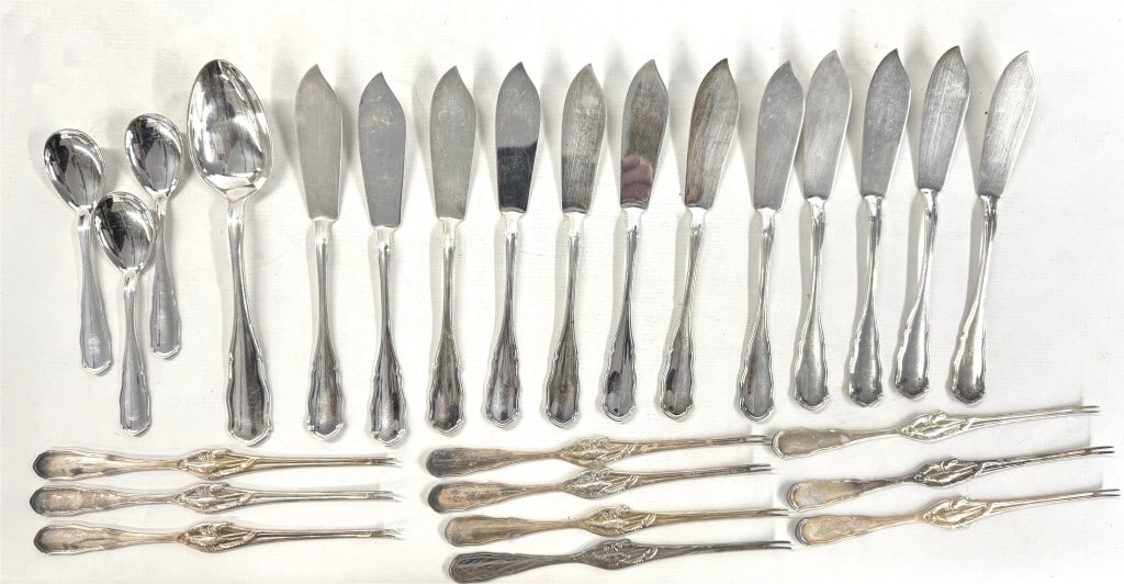 .800 FINE SILVER INC. 12 FISH KNIVES, 10 LOBSTER PICKS, 3 SPOONS & TABLESPOON APPROX. 37.7 TROY (1 of 3)