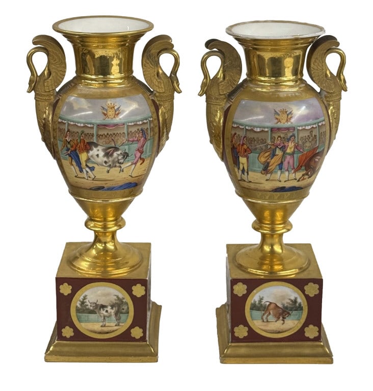 PR OF 19THC. OLD PARIS PORCELAIN CLASSICAL VASES FOR THE SPANISH MARKET W/ BULL FIGHT SCENES 14 3/4" (1 of 4)