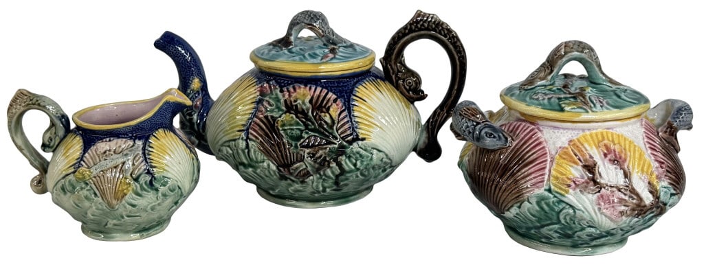 RARE MAJOLICA SHELL & SEAWEED PATTERN TABLE SET C. 1878 W/ FISH HANDLES, PROB. GRIFFEN, SMITH & HILL (1 of 9)