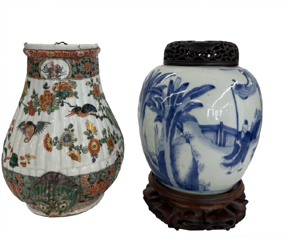 EARLY FAMILLE VERTE WALL FOUNTAIN & BLUE & WHITE GINGER JAR, BOTH WITH DAMAGE: EARLY FAMILLE VERTE WALL FOUNTAIN & BLUE & WHITE GINGER JAR, BOTH WITH DAMAGE
