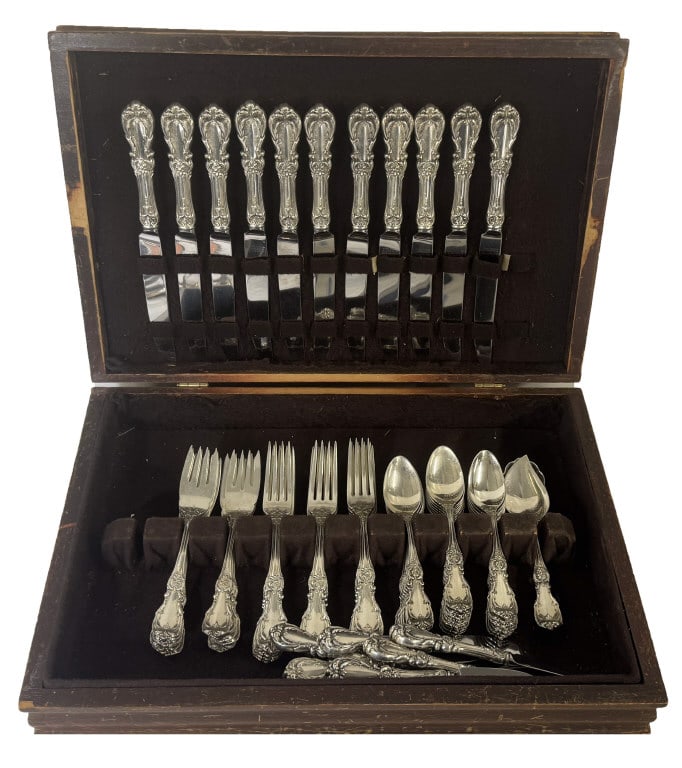 REED & BARTON "BURGUNDY PATTERN" STERLING FLATWARE 67 PCS. APPROX. 74.5 TROY OZ (1 of 2)