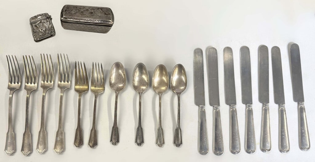 19THC. SILVER MATCH SAFE, HINGED LID BOX & MISC. STERLING FLATWARE APPROX. 24.6 TROY (1 of 12)