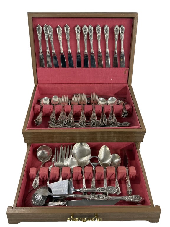 STERLING SILVER FLATWARE BY WALLACE SERV. FOR 16 ROSEPOINT PATTERN 130 PCS APPROX. 110 TROY OZ (1 of 5)