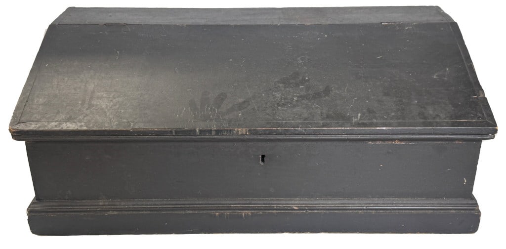 TABLE TOP GRANARY DESK IN ORIG DARK GREEN PAINT 12 1/2" X 31" X 16": TABLE TOP GRANARY DESK IN ORIG DARK GREEN PAINT 12 1/2" X 31" X 16"
