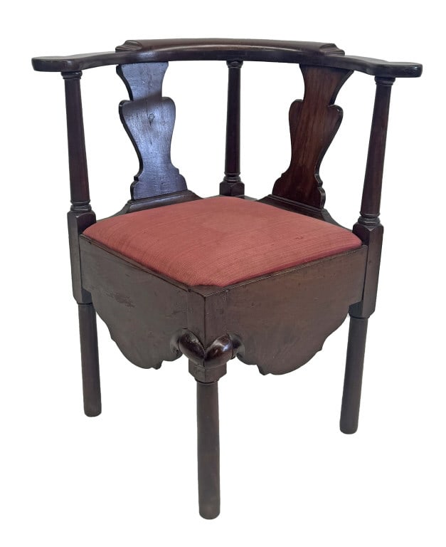 QUEEN ANNE CORNER CHAIR 31 3/4" X 28 1/2" X 25 1/2 (1 of 4)