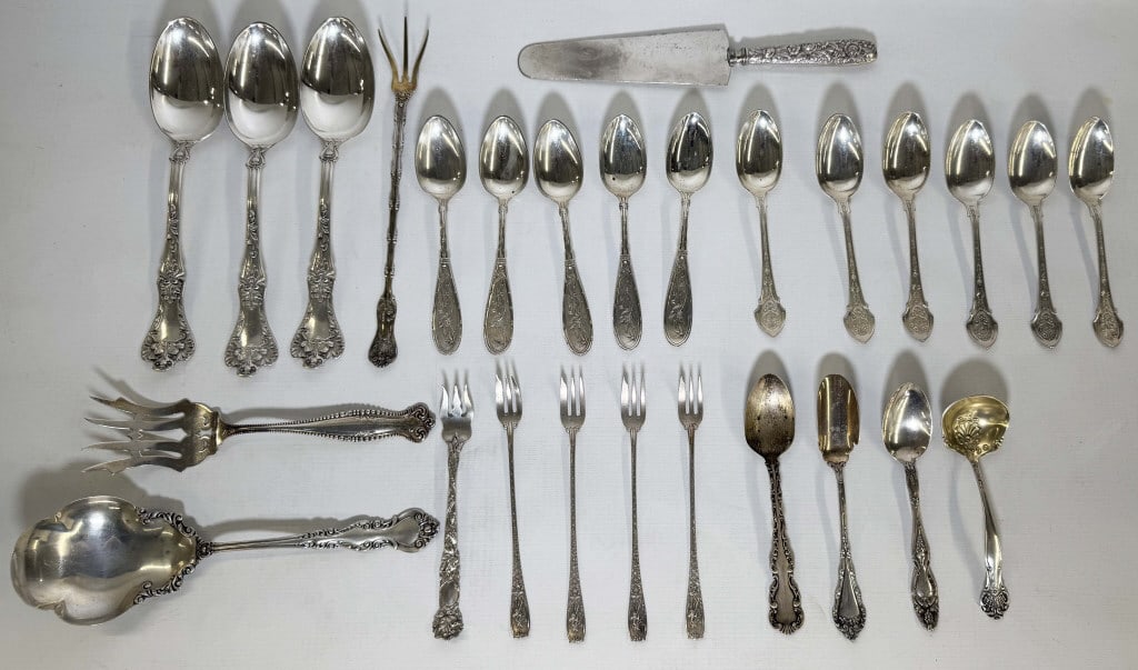 GROUP OF STERLING INC. TEASPOONS, TABLESPOONS, LETTUCE FORK, SEAFOOD FORKS, ETC. APPROX. 25.2 TROY (1 of 6)