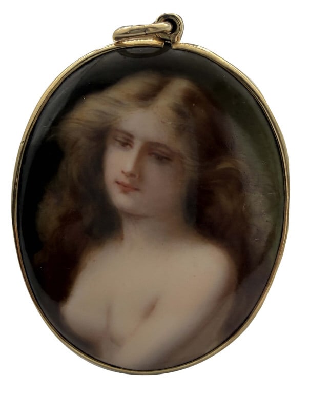 HAND PAINTED PORTRAIT ON PORCELAIN IN 14KT GOLD FRAME AND BACKING 2" LONG 11.8 DWT INC.PORCELAIN: HAND PAINTED PORTRAIT ON PORCELAIN IN 14KT GOLD FRAME AND BACKING 2" LONG 11.8 DWT INC.PORCELAIN
